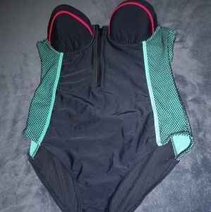 One piece strapless bathing suit